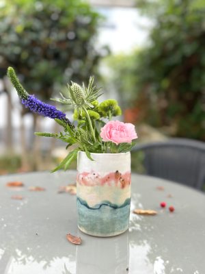 Vase in hues of blues and pinks, in a watercolour style